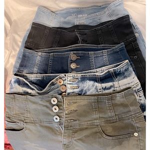 5 pairs of women’s shorts